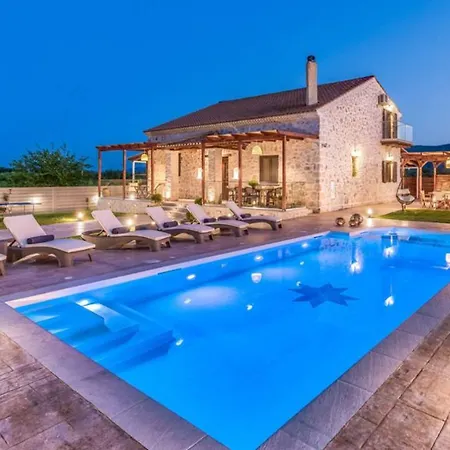 Willa Zante Poolside Paradise - La Vite Stone