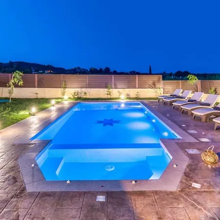 Willa Zante Poolside Paradise - La Vite Stone